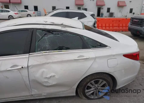 2013 Hyundai Sonata Gls z USA, uszkodzony, nr VIN 5NPEB4AC7DH770415